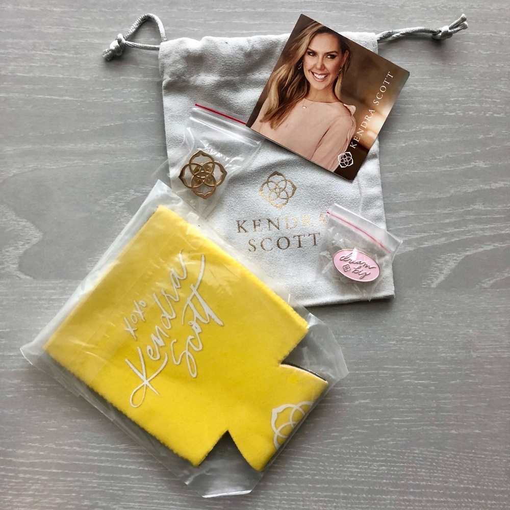 Kendra Scott Statement Earrings - image 4